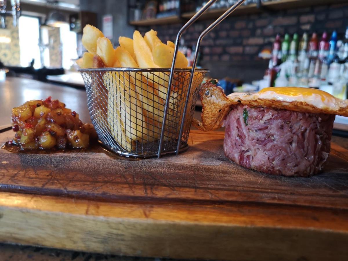 Cardiff Arms Bistro & Hotel Treorky 외부 사진